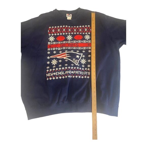 New England Patriots Men’s Sweatshirt Sz XL Majestic Winter Theme /Christmas - Picture 9 of 10
